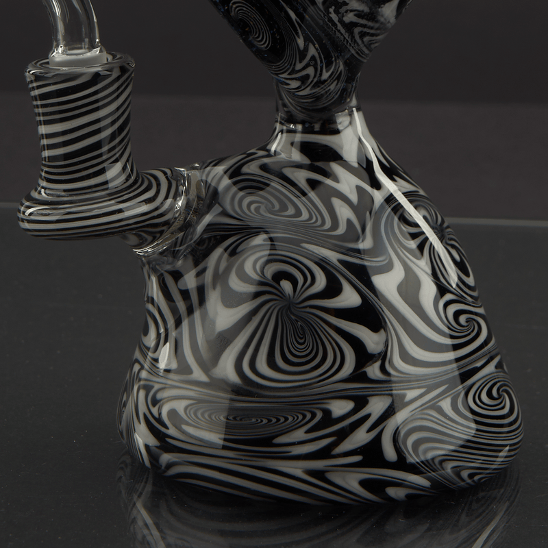 SOLD! Skoeet Glass Spray Can Heady Dab Rig Black/White Wig Wag